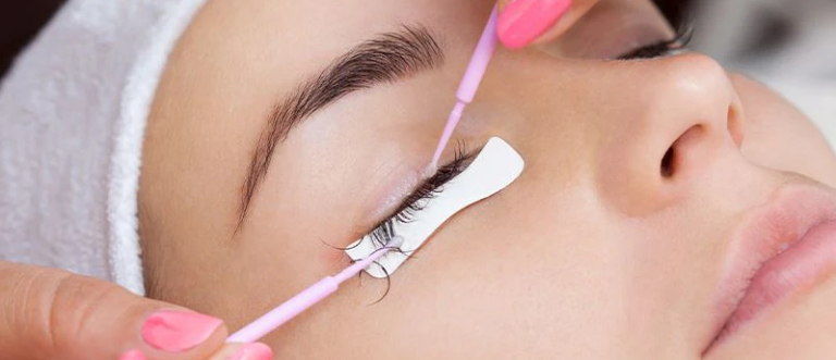 Finding Professional Lash Removal Services Near You: A Guide